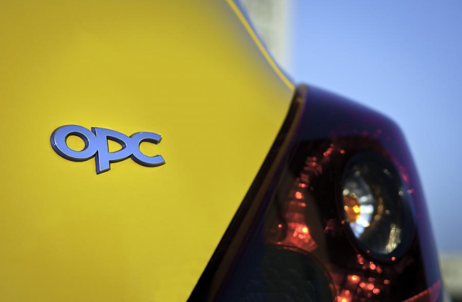  Opel Corsa OPC 2010 года  (фото 2 из 25)
